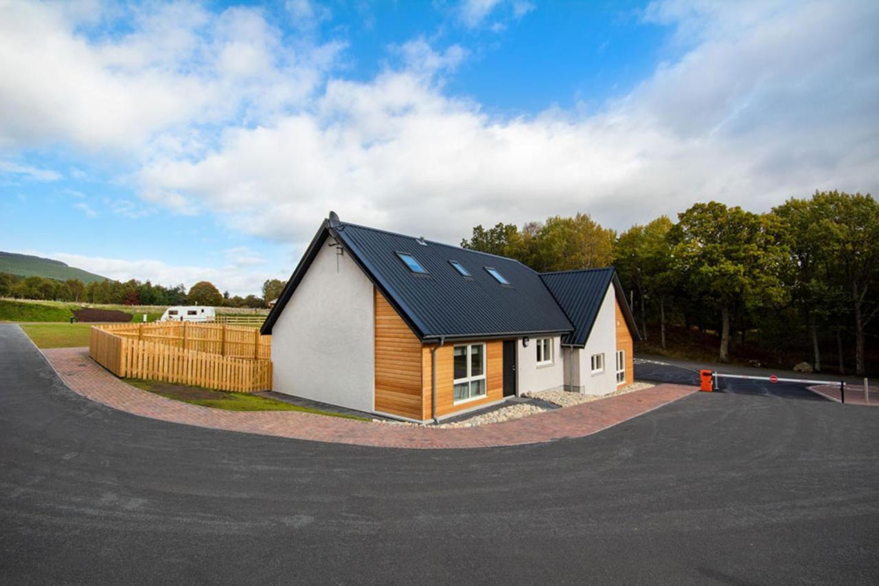Oakwood Villa Aviemore Esterno foto